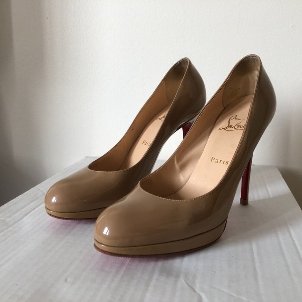 Christian Louboutin Nude Beige Simple Patent Pumps